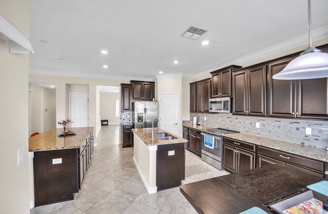 NEW! Modern Riverview Oasis Near Tampa Bay