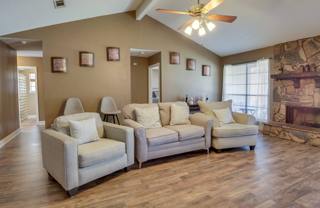 New Orleans Home w/ Backyard Near French Quarter