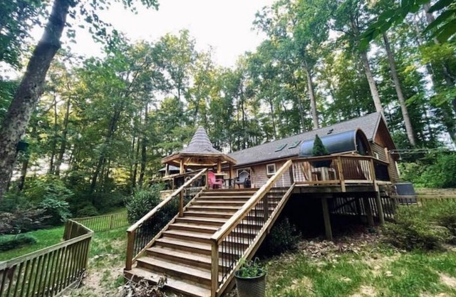 NEW! Peaceful Artist’s Retreat, Spa/Sauna