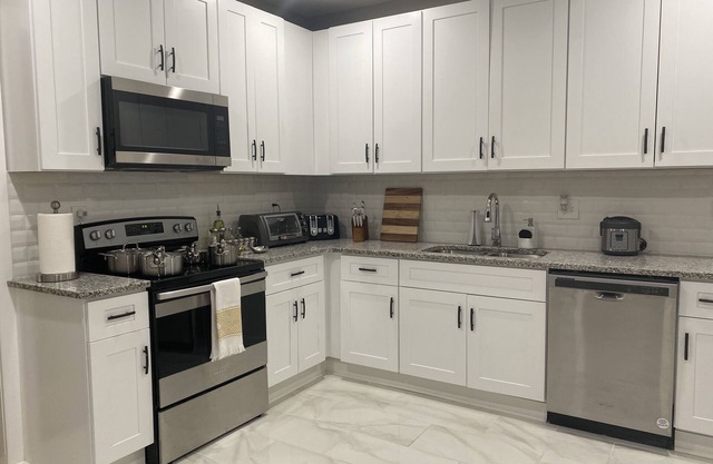 ★NEW★ Reno Home, 3King+1Queen beds, near✈& Downtown, Dog Friendly, Free Parking