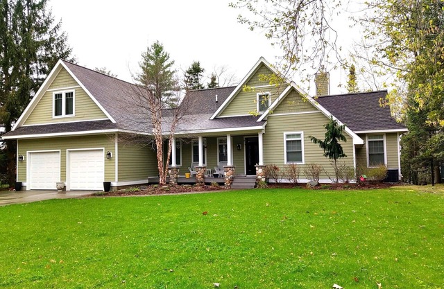 NEW RENTAL - TORCH LAKE Alden home