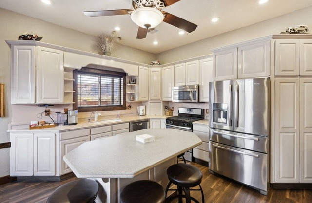 NEW! Room 11 - The Cottage by Zion Cliff Lodge