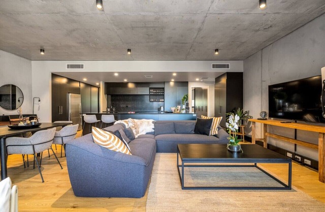 New to VRBO: Onyx Apt · Onsite EV Charger · 5mins to Foreshore