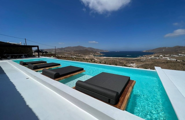 New Villa,Bulit& Designed in High Aesthetics, fantastic location, Close to Beach