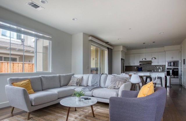 Newark 4BR with Easy Access to Other Bay Towns