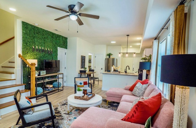 𝔑𝔢𝔴𝔹𝕆𝕄| Two Townhomes in Hamilton Place| Near Mall