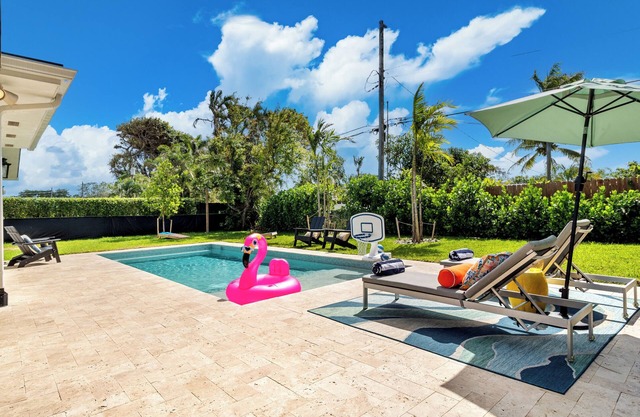 NewHeatedPool*Walk2Beach*BeachShuttle*Gameroom*BBQ*