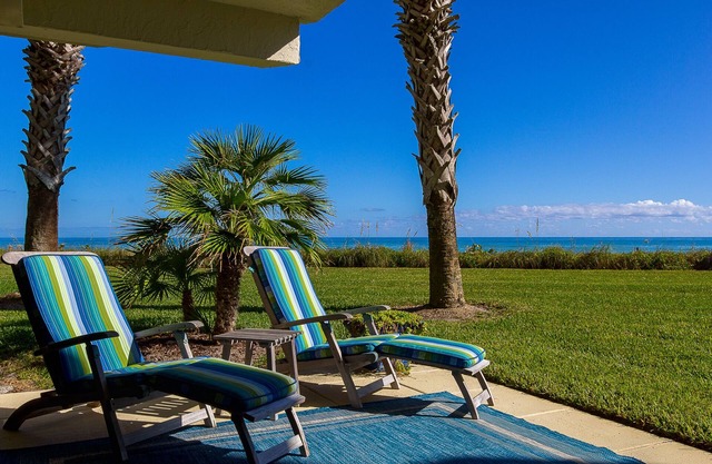 Nuevo condominio frente al mar disponible! Ubicación ideal: a pie de restaurantes, tiendas