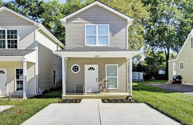 Newly Built Home Near Downtown Louisville