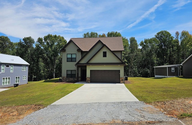 Newly built house located minutes from Lake Hartwell and Clemson University