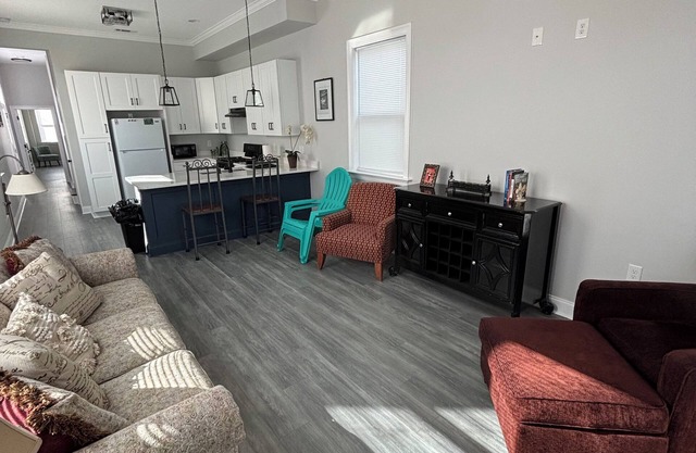 Newly Constructed 4br, 2.5ba with plenty space and sunlight