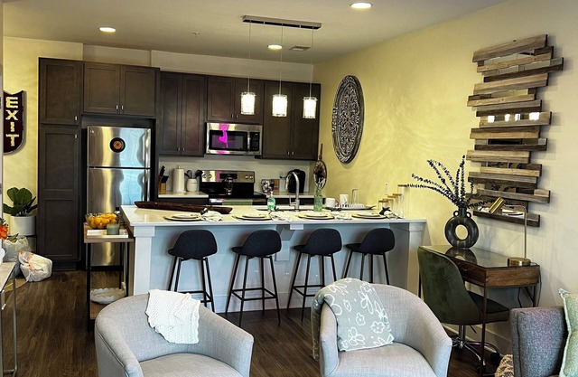 Newly decorated condo! 8 minutes from Broadway. Very clean and safe.