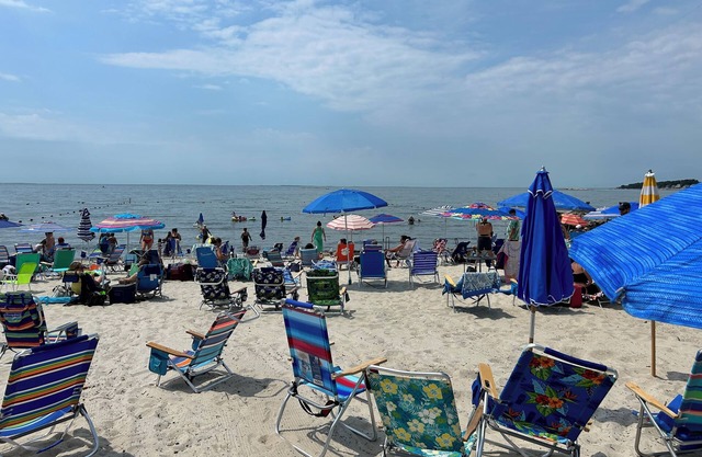 NEWLY FURNISHED GIANTS NECK BEACH HOUSE