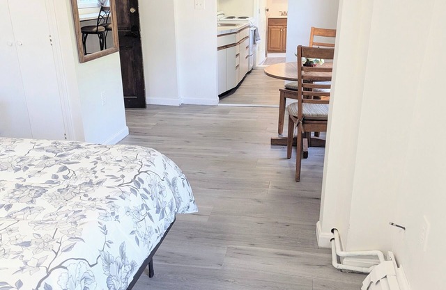 Newly renovated studio,apartment with WiFi, AC in Old Orchard Beach