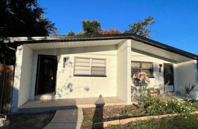 Newly Renovated 1 Bedroom Close to Busch Gardens