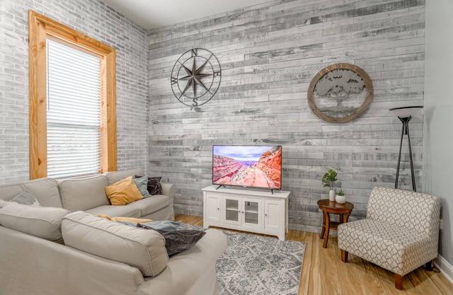 Newly renovated duplex 5 mins from Purdue