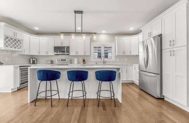 Newly Renovated Home Minutes From The Beach & More