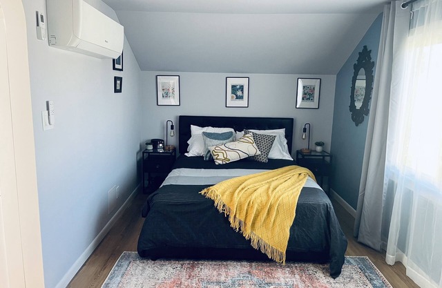 Newly Renovated Modern Stylish Studio with Private Entrance