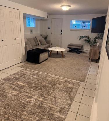 Newly Renovated - Self contained Suite - Sleeps 6