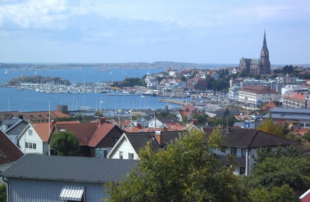Newly renovated turn-of-the-century house with sea views