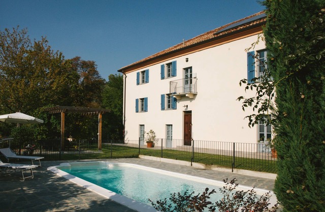 Casa rural de lujo tradicional restaurada del siglo XIX con piscina. Se adapta a grupos grandes.