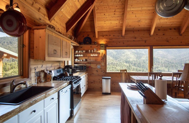 Fort Beatty ~ Ubicado en las montañas del Sequoia National Forrest