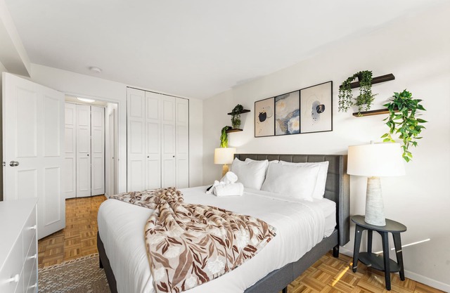 Nice 2bd/1.5ba Next to BU 1983