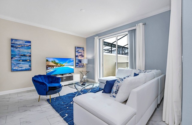 Nice 3 Bed Pool Townhome in Storey Lake Resort