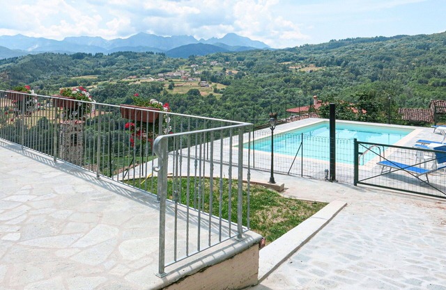 Precioso apartamento en villa para 5 personas con WIFI, piscina, terraza y mascotas permitida