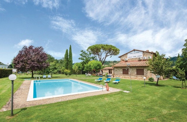 Acogedor apartamento en villa para 4 personas con piscina, A/C y TV, cerca de Siena
