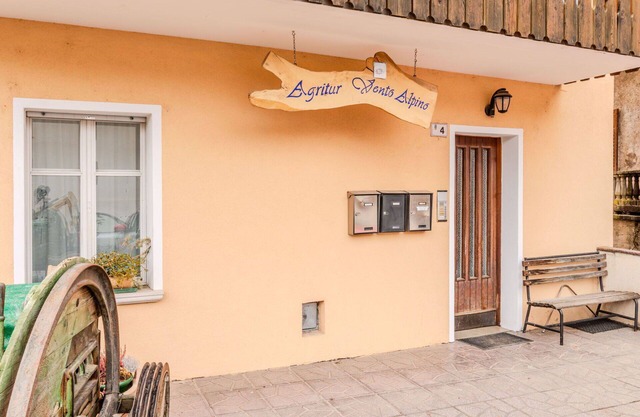 Precioso apartamento para 3 personas con WIFI, TV, patio y mascotas permitida