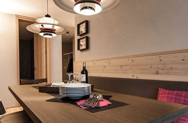 Hermoso apartamento para 4 personas con WIFI, TV, balcón, mascotas permitida y aparcamiento