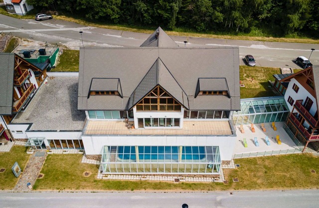 Hermoso apartamento con piscina, WIFI, TV, balcón, mascotas permitida y vista panorámica