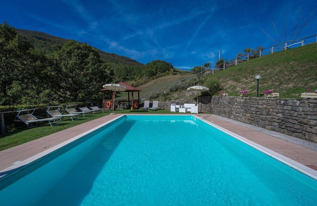 Bonito apartamento para 6 personas con WIFI, piscina, TV, veranda y mascotas permitida