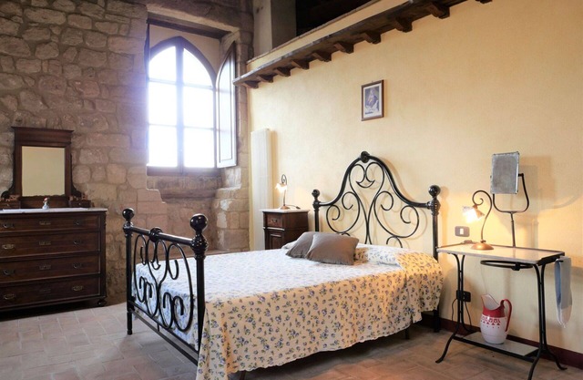 Precioso apartamento en villa para 8 personas con WIFI, TV y patio