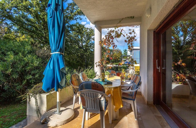 Bonito apartamento en Njivice con WiFi