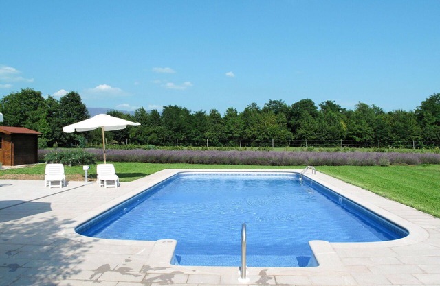 Bonito apartamento en villa para 4 personas con A/C, piscina, WIFI, TV y terraza
