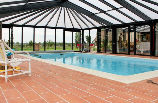 Bonito apartamento en villa para 3 personas con piscina, WIFI, TV, patio y mascotas permitida