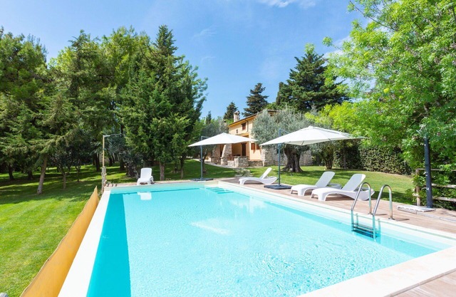 Bonito apartamento en villa para 6 personas con WIFI, piscina, TV y terraza