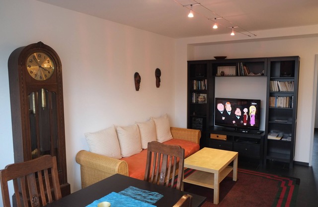 Nice, centrally located apartments in Cologne, streetcar stop in front of the door.