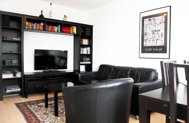 Nice, centrally located apartments in Cologne, streetcar stop in front of the door.