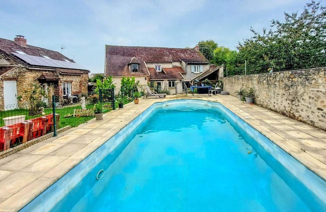 Nice home in Boissy le Châtel with swimming pool