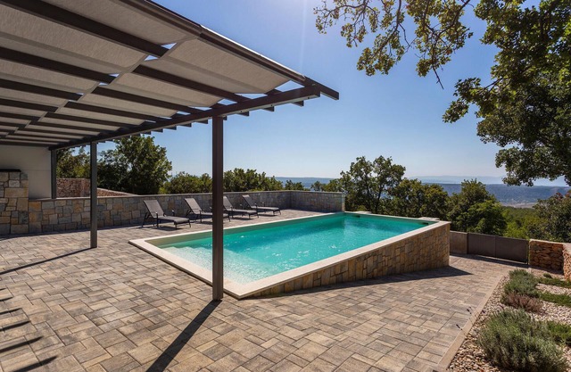 Preciosa casa en Smrika con cocina