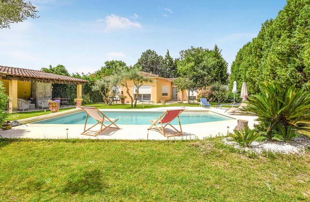 Bonita casa en Sorgues con cocina