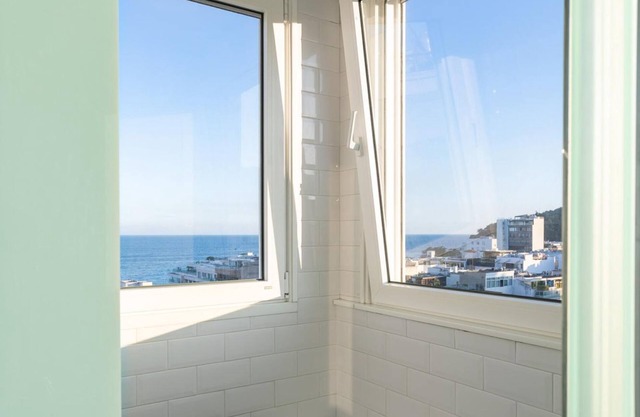 Nice in Leblon View to Morro 2 irm os Guc6 ZN1