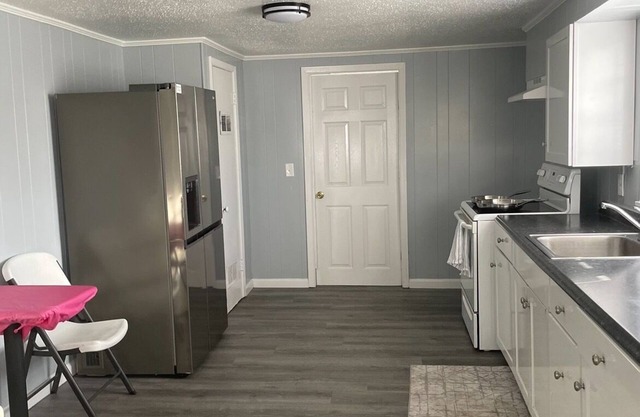 Nice & quite 2-bedroom house with big back yard in Gosnell