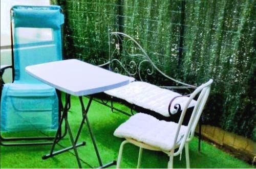 NICE VIEW Jolie Studio avec Jardin