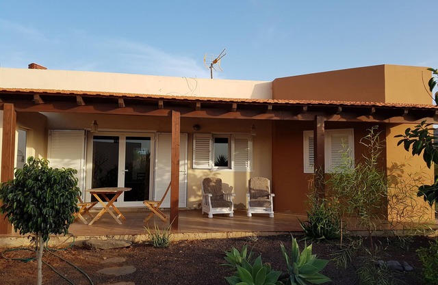 Casa Nico. Casa con wifi entre jardines y olivos.