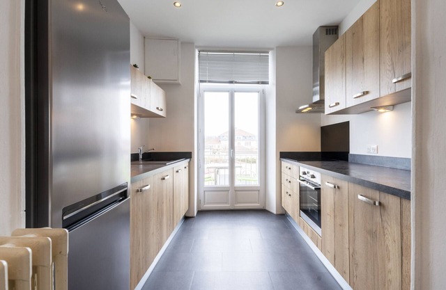 Noa : Piso de 2 habitaciones en el centro de Vittel (Balcón y aparcamiento gratuito)