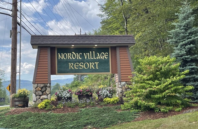 Nordic Village Condo Sleeps 12!!